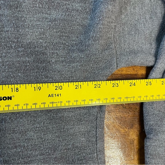 Byrdie Women’s dark gray pullover sweatshirt thick blouse size large - Picture 5 of 6